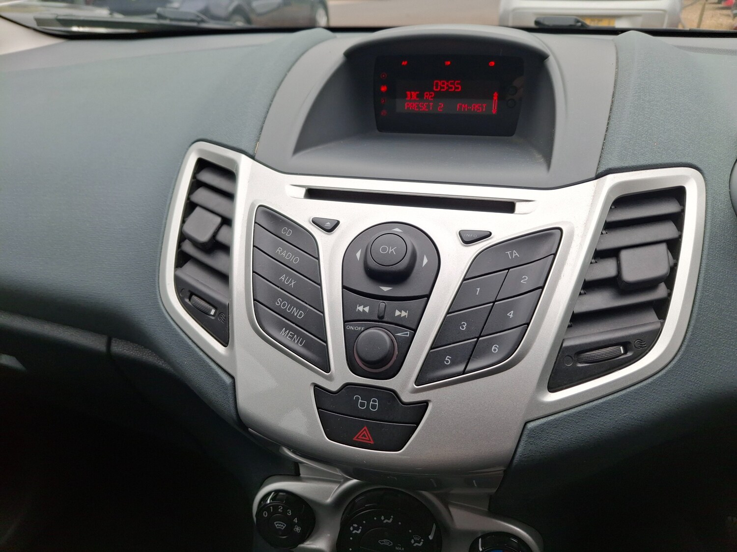 Used Ford Fiesta 2011 for sale - 77845495: Photo 21