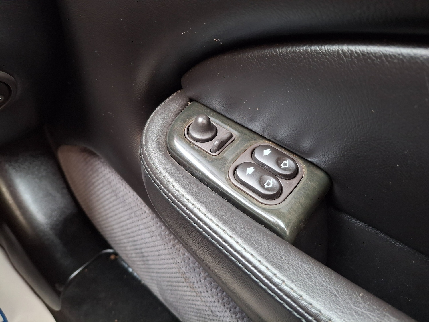 Used Jaguar XKR 1998 for sale - 77989820: Photo 24