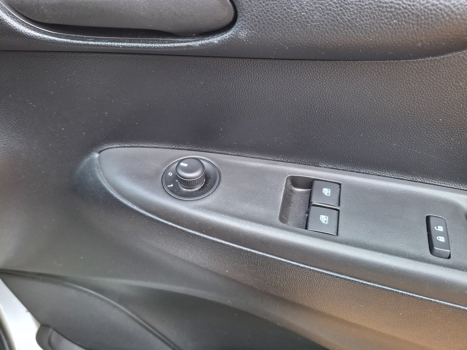 Used Vauxhall Viva 2015 for sale - 77552507: Photo 21