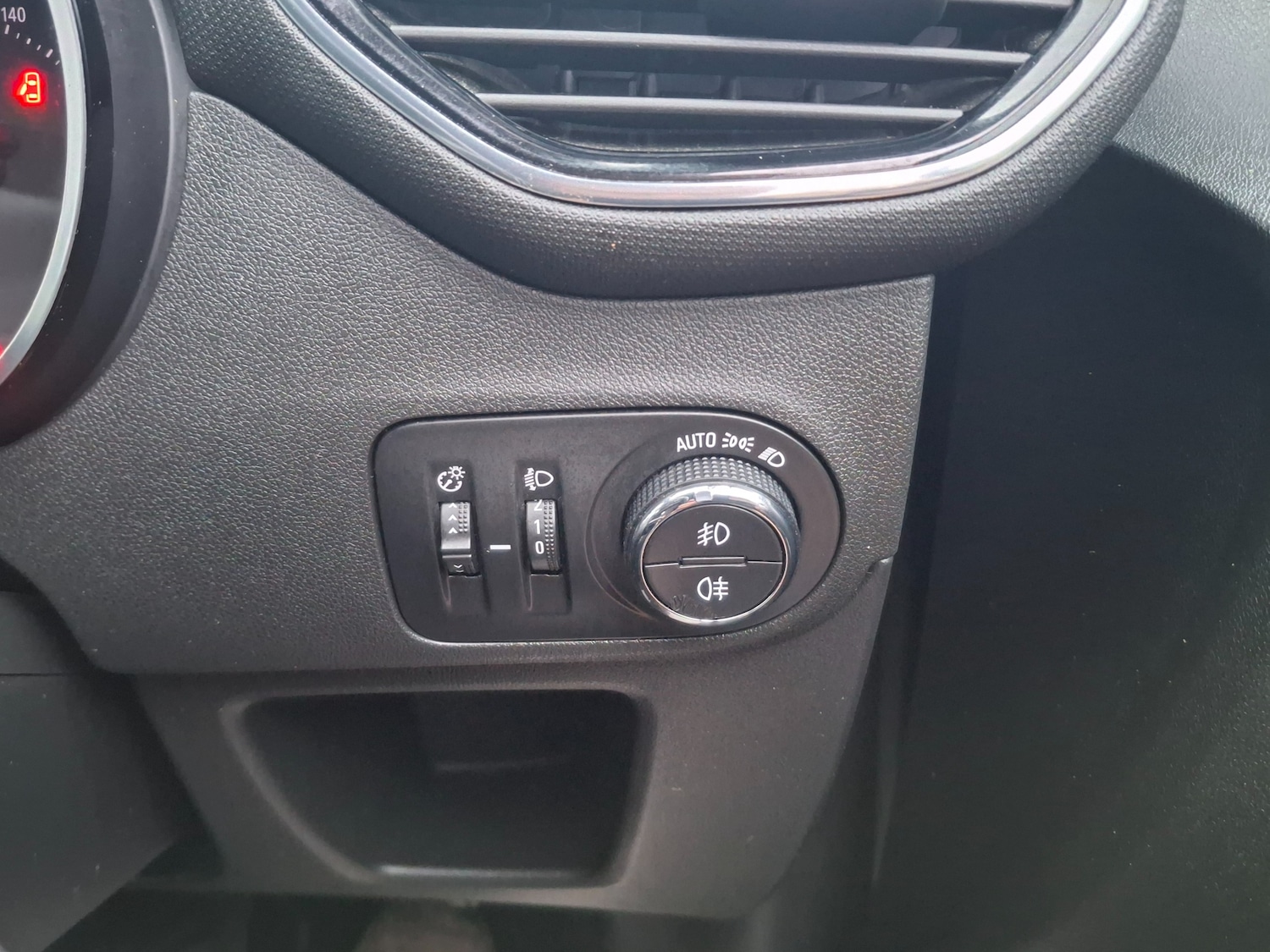 Used Vauxhall Crossland X 2017 for sale - 76480805: Photo 27