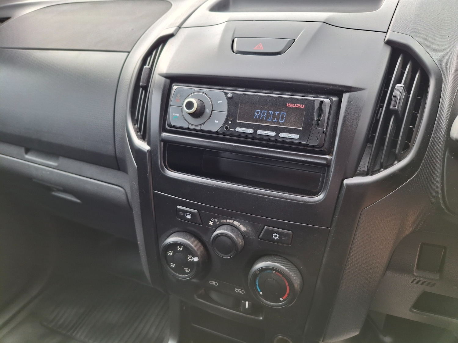 Used Isuzu D-Max 2018 for sale - 77526288: Photo 19