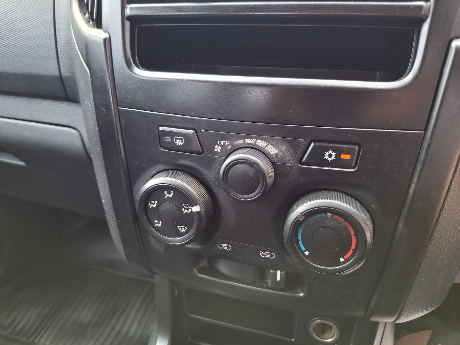 Used Isuzu D-Max 2018 for sale - 77526288: Photo 20