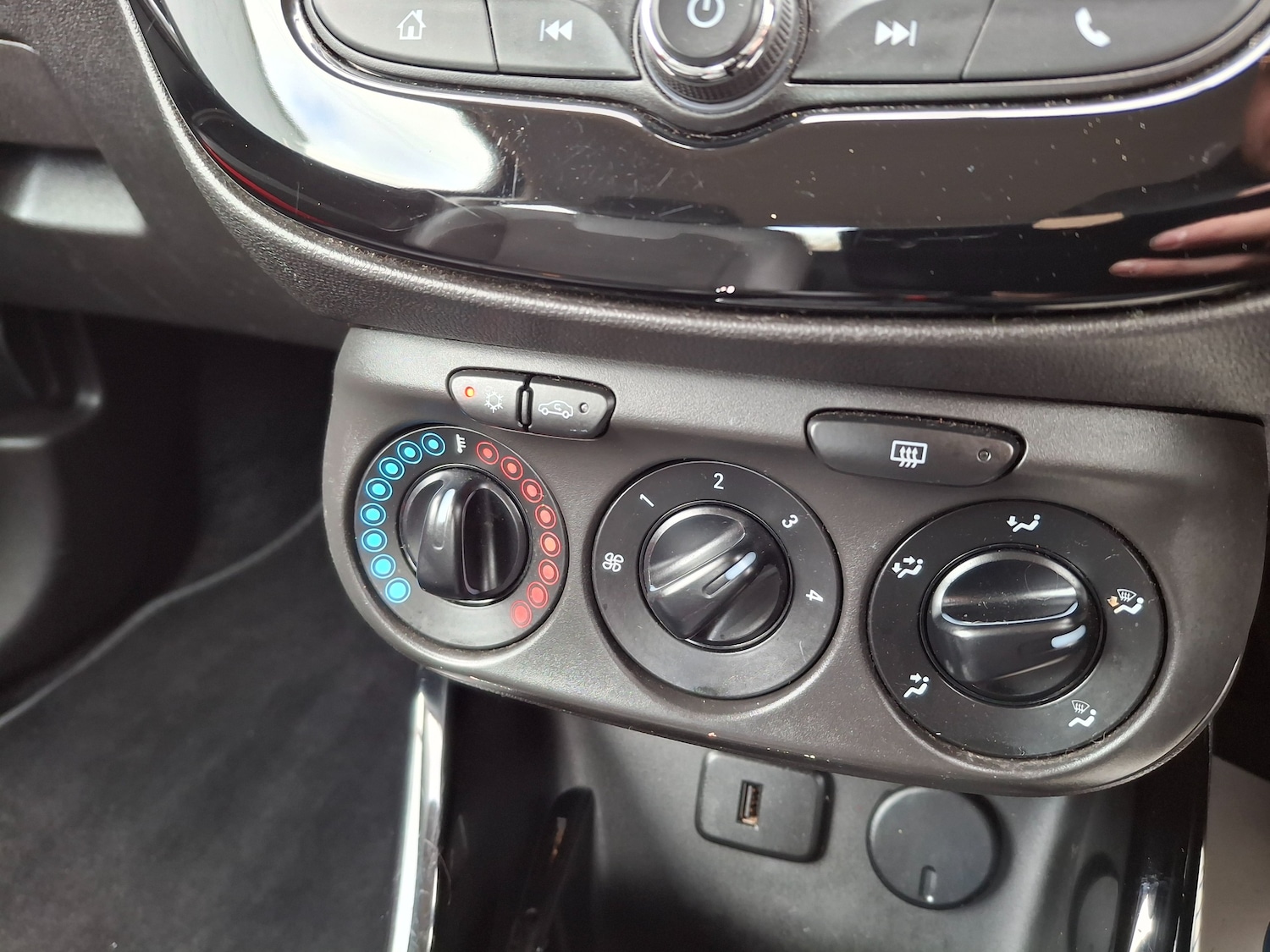 Used Vauxhall ADAM 2017 for sale - 77685875: Photo 22