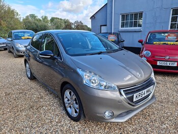 2014 (64) - 1.2 VTi PureTech Allure Hatchback 5dr Petrol Manual Euro 6 (82 ps)