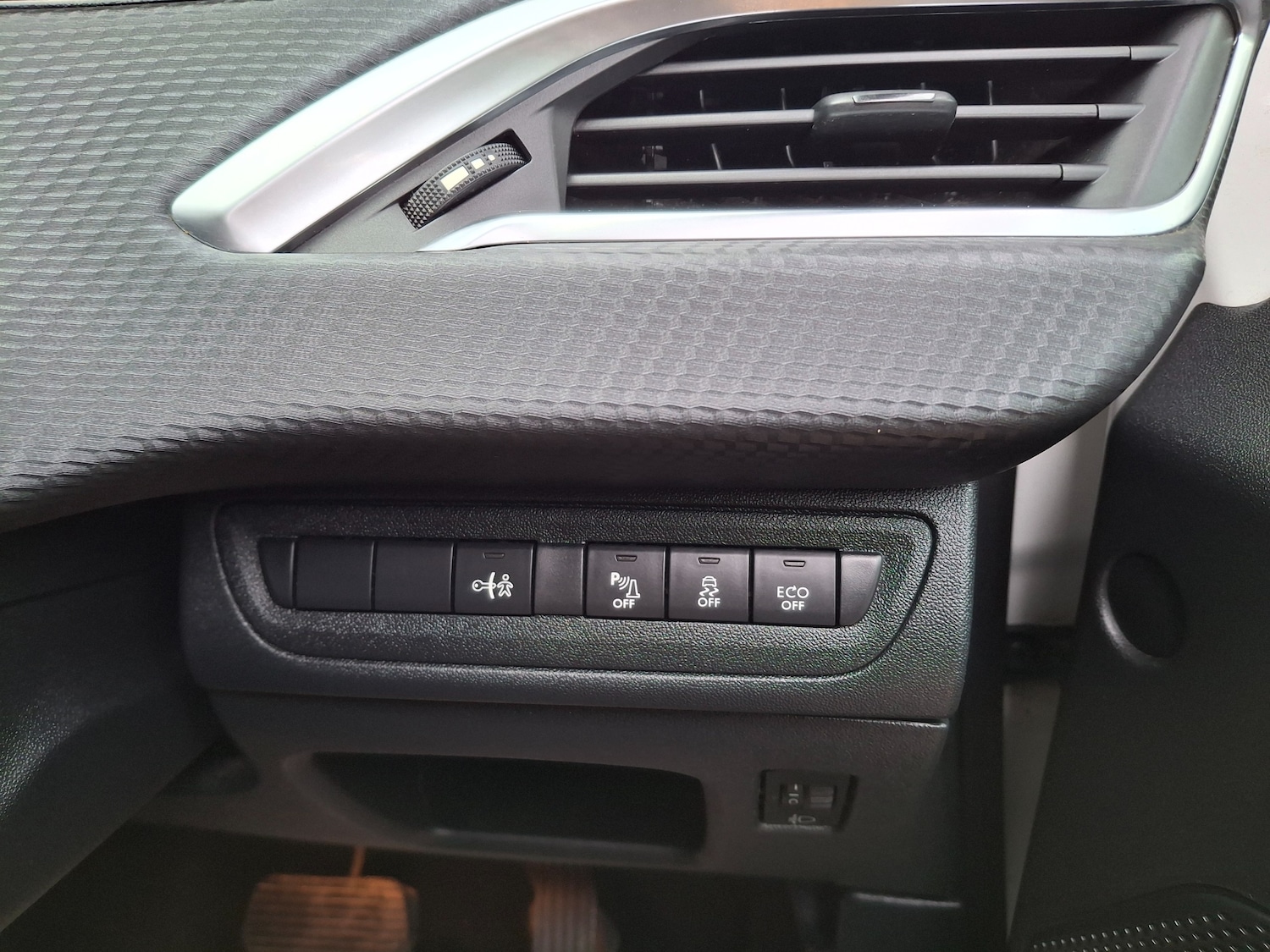 Used Peugeot 2008 2013 for sale - 76665372: Photo 28