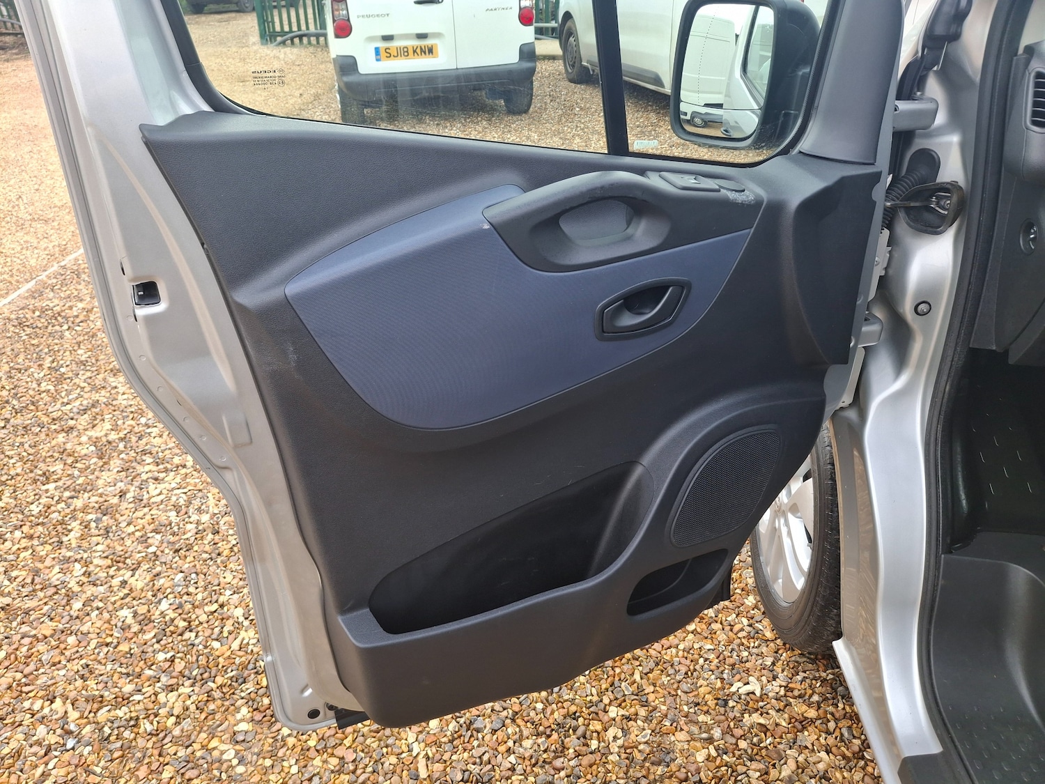 Used Vauxhall Vivaro 2016 for sale - 77552503: Photo 19