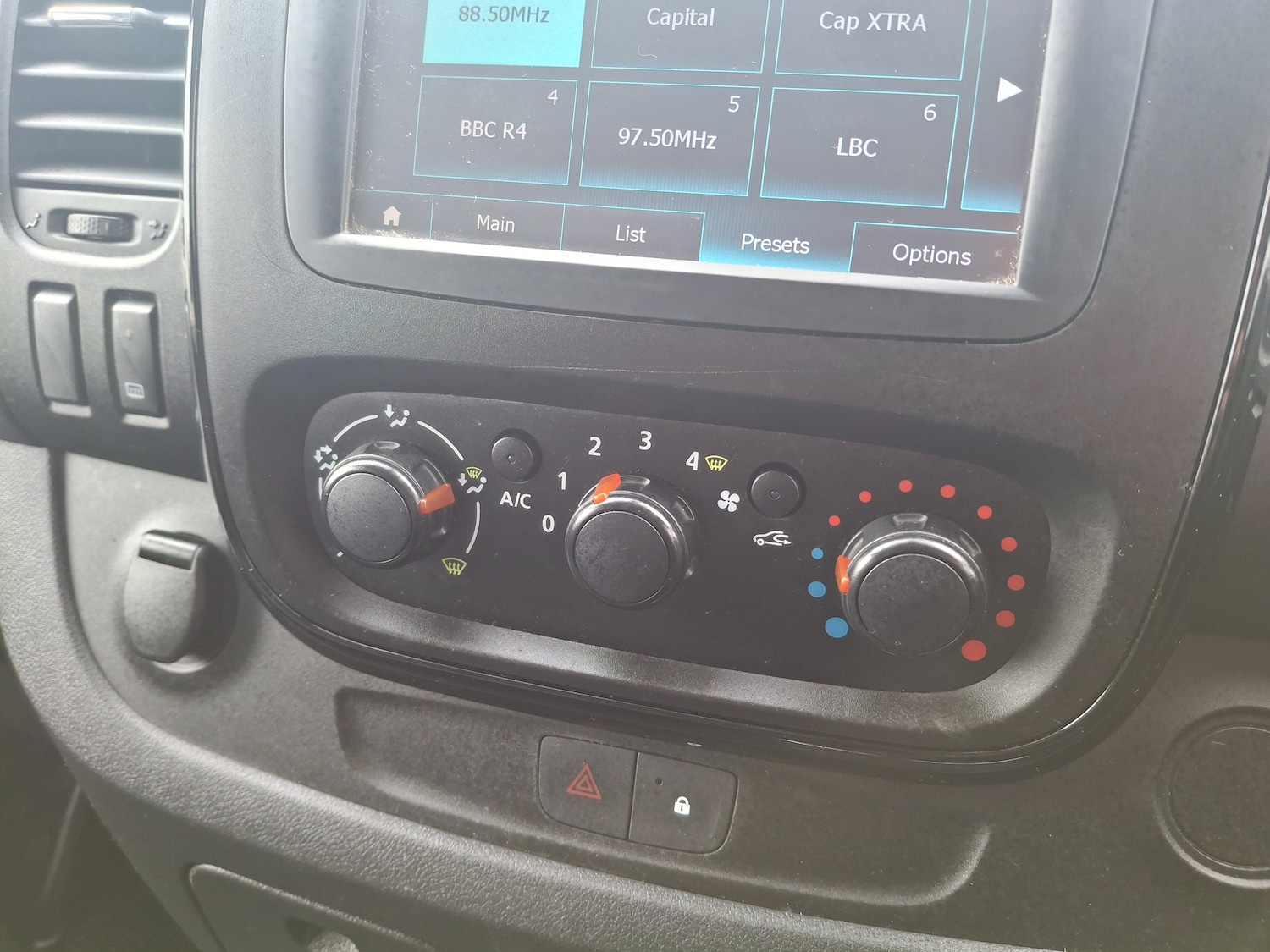 Used Vauxhall Vivaro 2016 for sale - 77552503: Photo 26