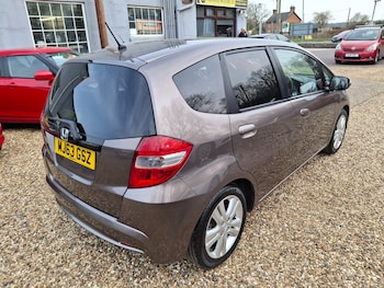 Used Honda Jazz 2014 for sale - 77685871: Photo