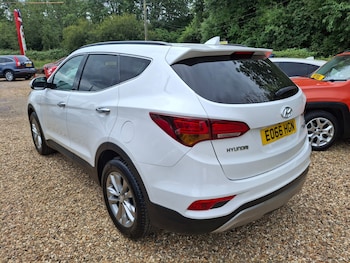 Used Hyundai Santa Fe 2016 for sale - 78944601: Photo