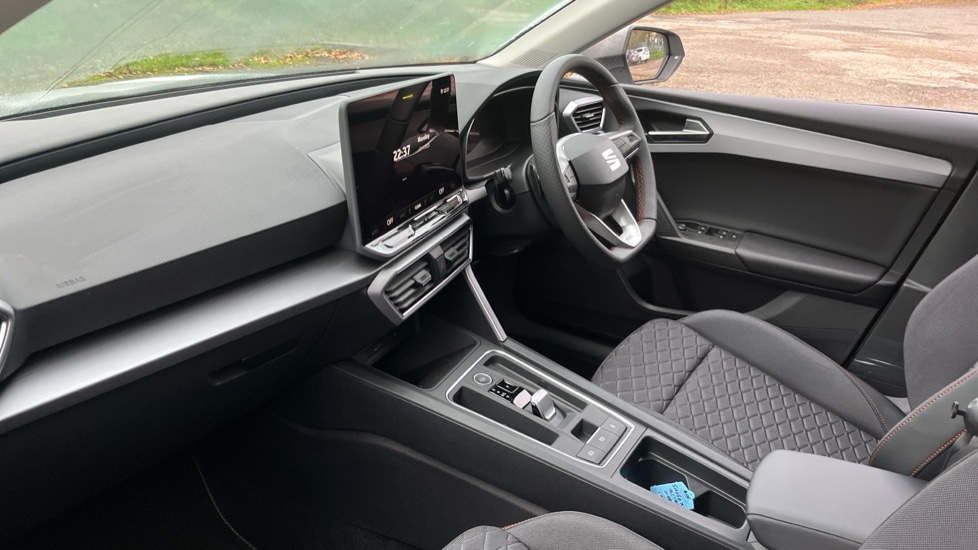 Used SEAT Leon 2025 for sale - 76609558: Photo 2