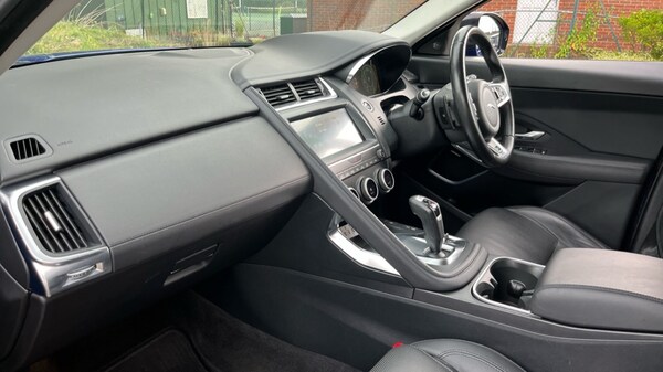 Used Jaguar E-Pace 2018 for sale - 76074527: Photo 10