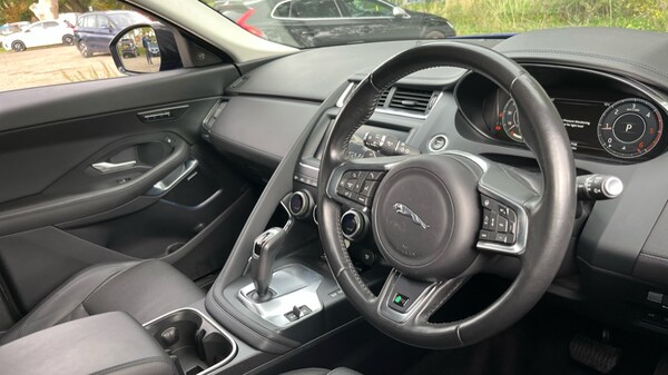 Used Jaguar E-Pace 2018 for sale - 76074527: Photo 9
