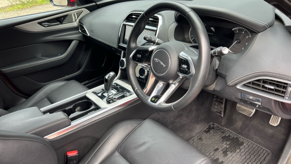 Used Jaguar XE 2023 for sale - 76901192: Photo 9