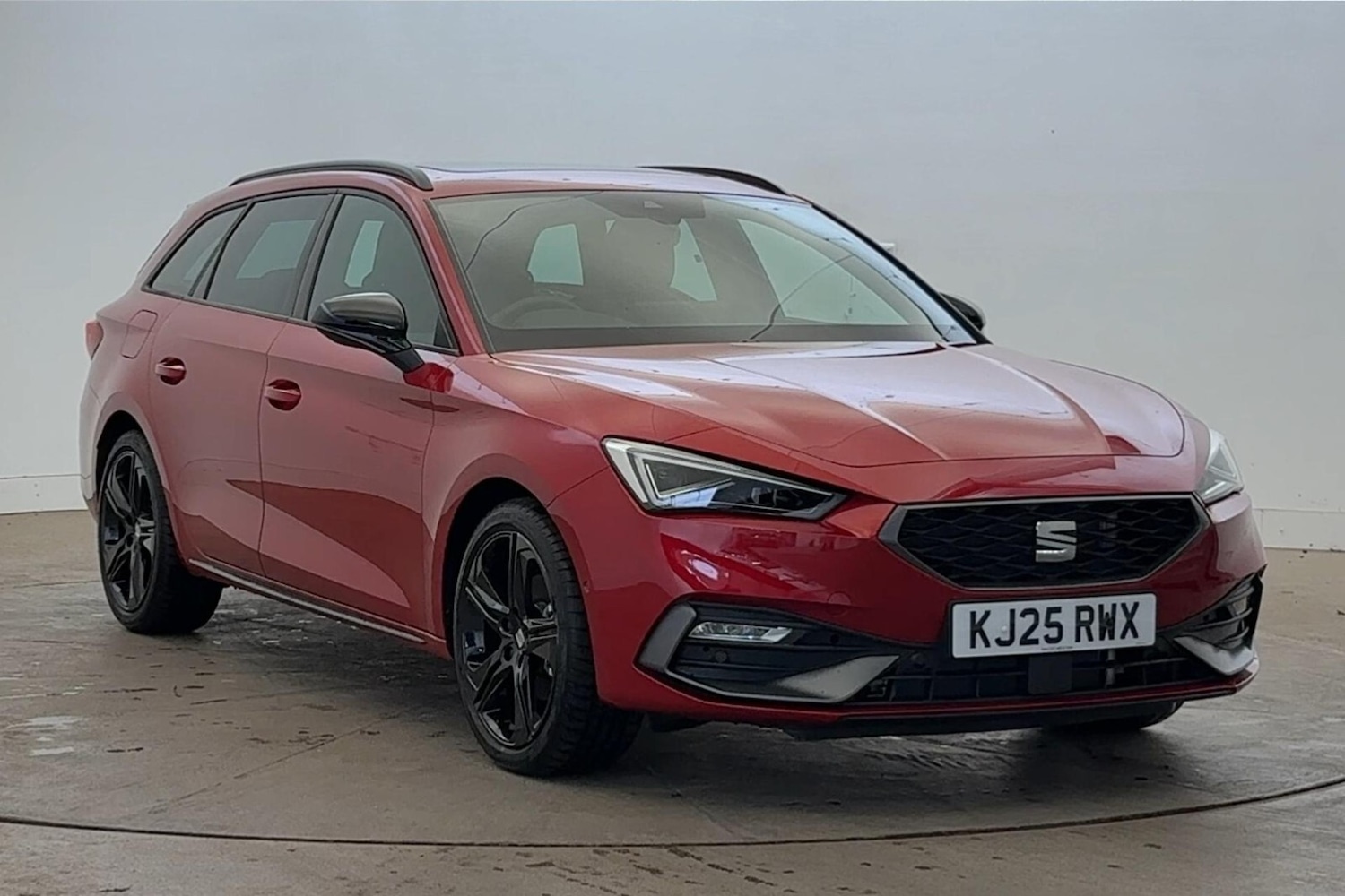 Used SEAT Leon 2025 for sale - 76112355: Photo 1