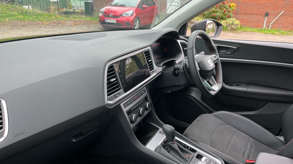 Used SEAT Ateca 2025 for sale - 76229439: Photo 2