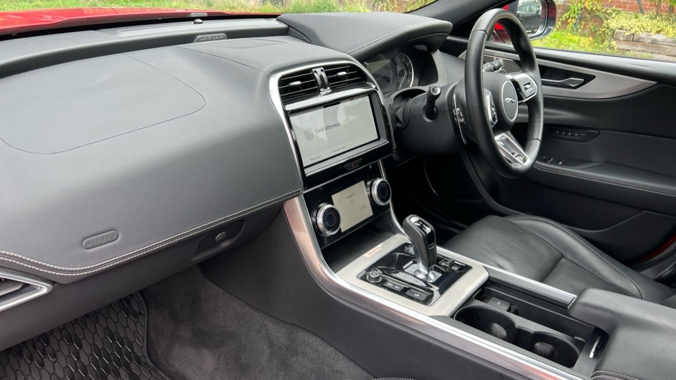 Used Jaguar XE 2023 for sale - 75943279: Photo 10