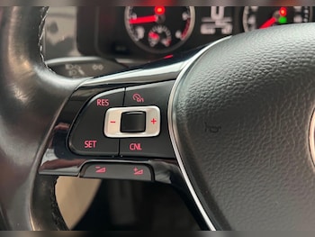 Used Volkswagen Transporter 2018 for sale - 77682814: Photo