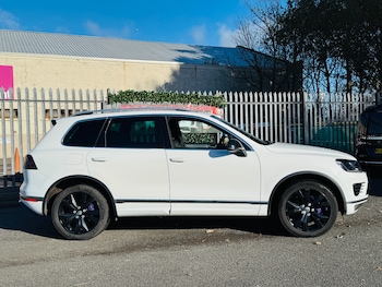 Used Volkswagen Touareg 2015 for sale - 76589215: Photo