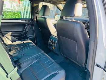 Used Volkswagen Touareg 2015 for sale - 76589215: Photo