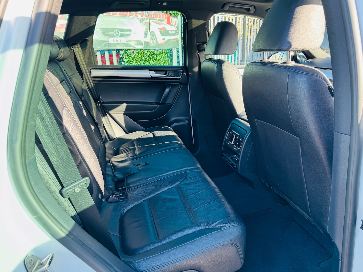 Used Volkswagen Touareg 2015 for sale - 76589215: Photo 5