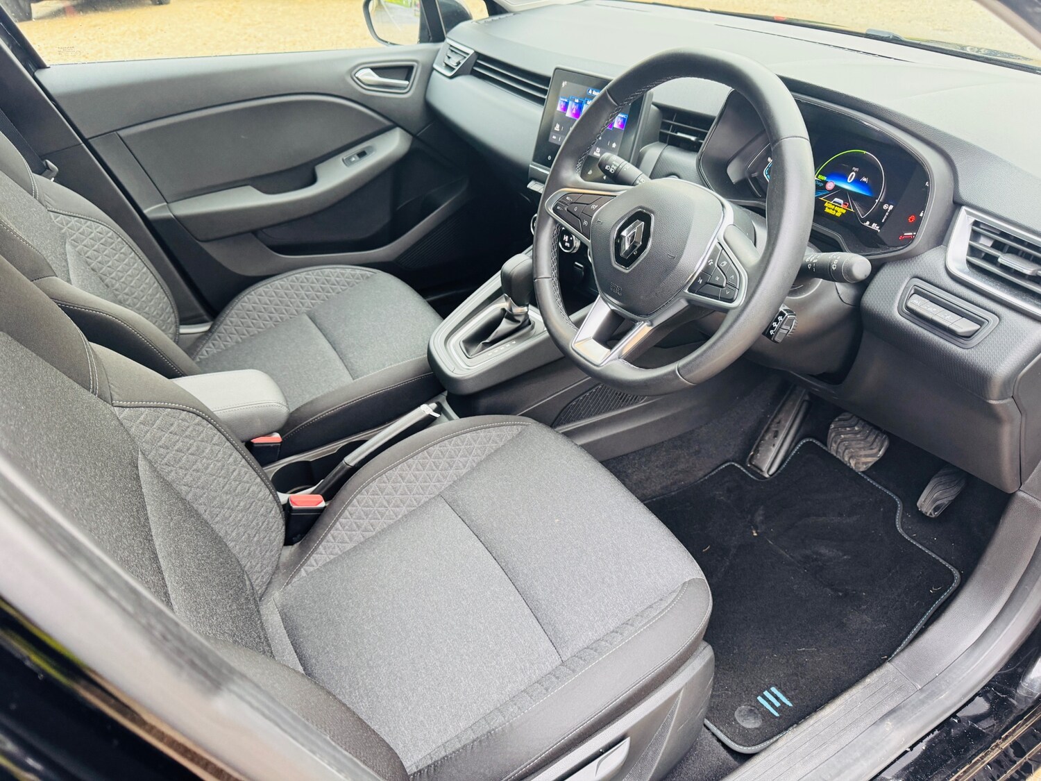 Used Renault Clio 2022 for sale - 77084302: Photo 24