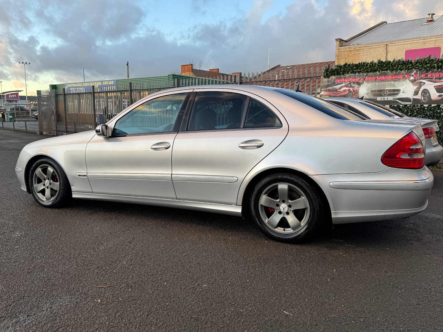 Used Mercedes-Benz E Class 2005 for sale - 76964300: Photo 5