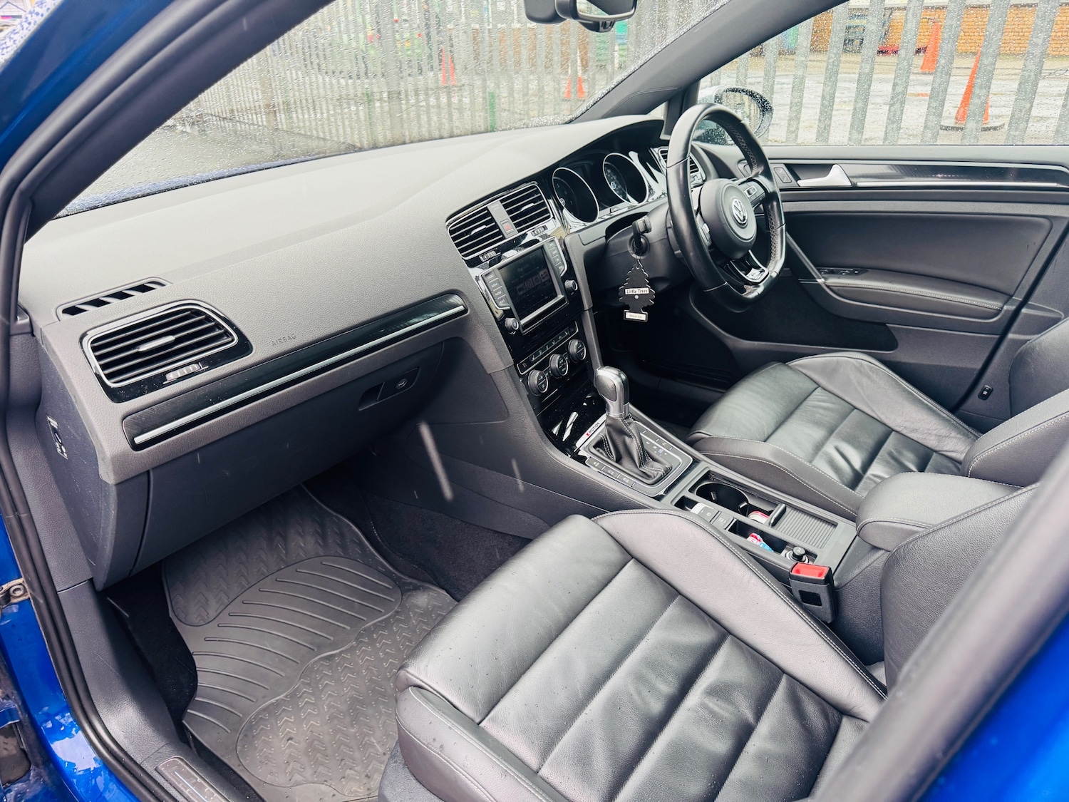 Used Volkswagen Golf 2015 for sale - 77168636: Photo 17