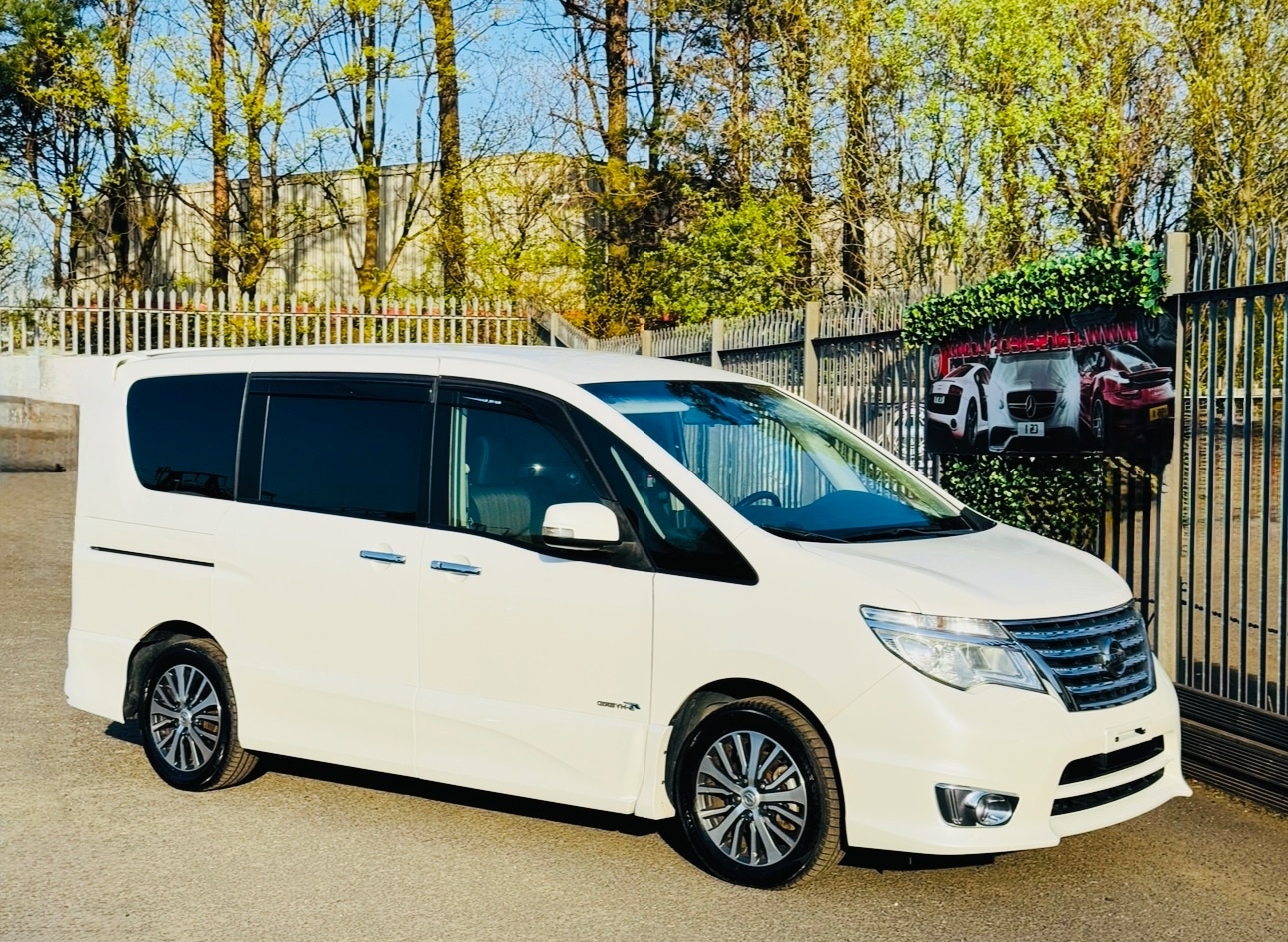 Used Nissan Serena 2025 for sale - 76612500: Photo 1