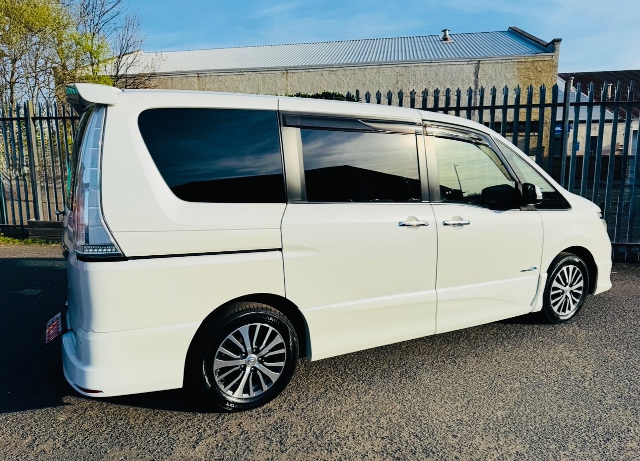 Used Nissan Serena 2025 for sale - 76612500: Photo 18