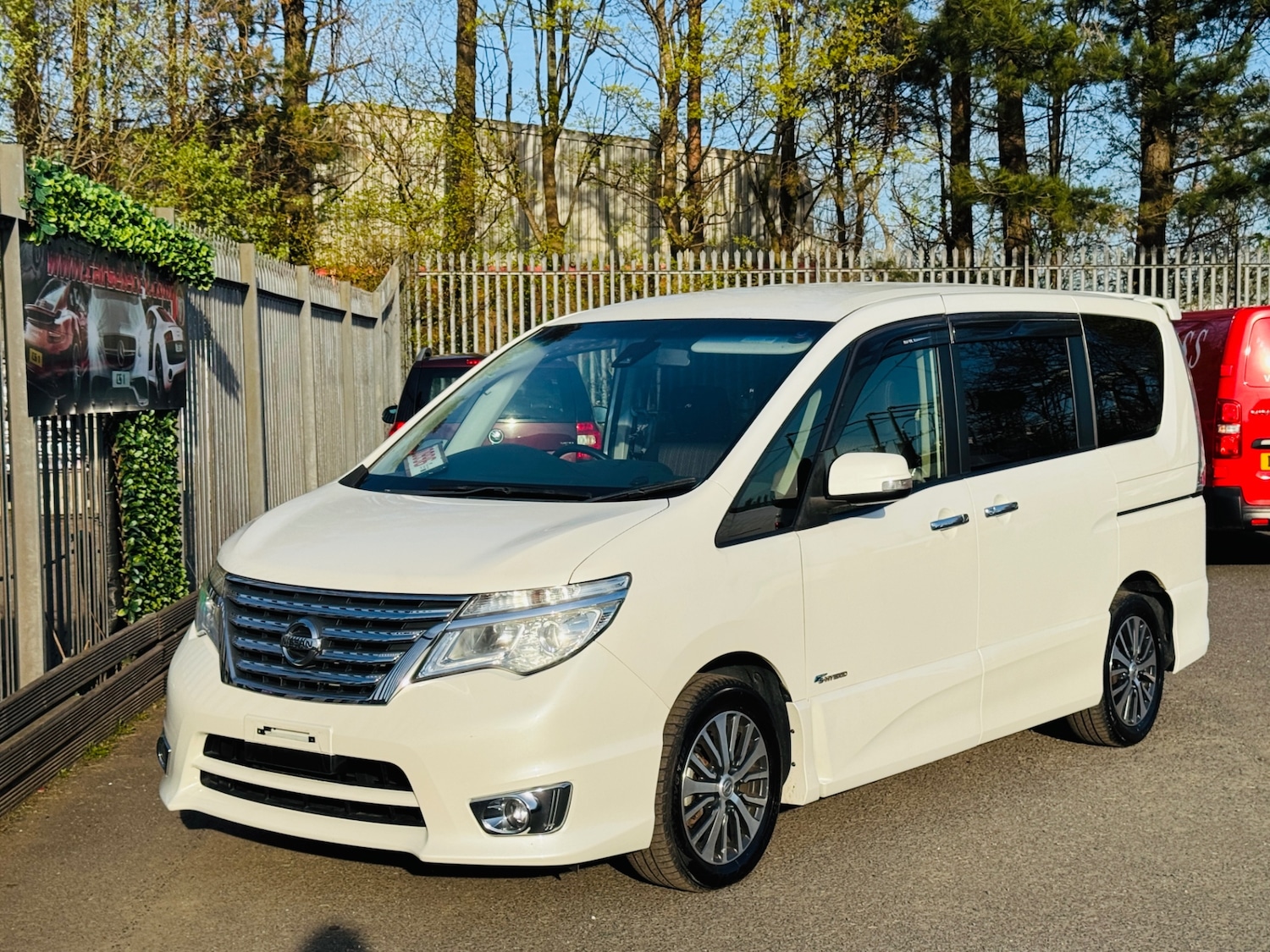 Used Nissan Serena 2025 for sale - 76612500: Photo 2