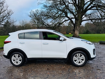 Used Kia Sportage 2016 for sale - 76744005: Photo