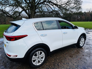 Used Kia Sportage 2016 for sale - 76744005: Photo