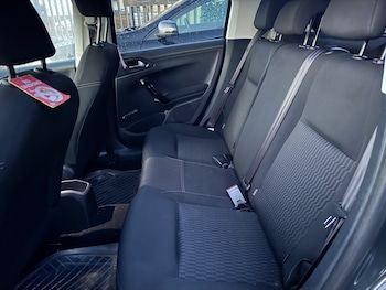 Used Peugeot 208 2015 for sale - 76931016: Photo