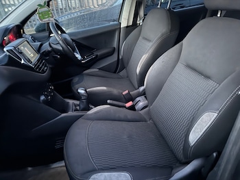 Used Peugeot 208 2015 for sale - 76931016: Photo