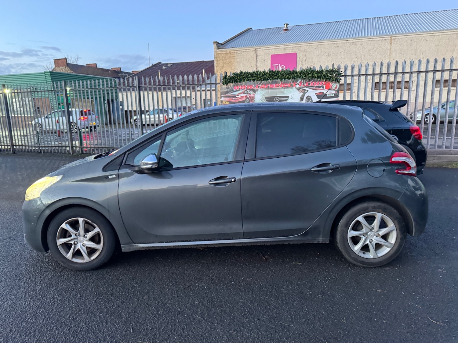 Used Peugeot 208 2015 for sale - 76931016: Photo 6