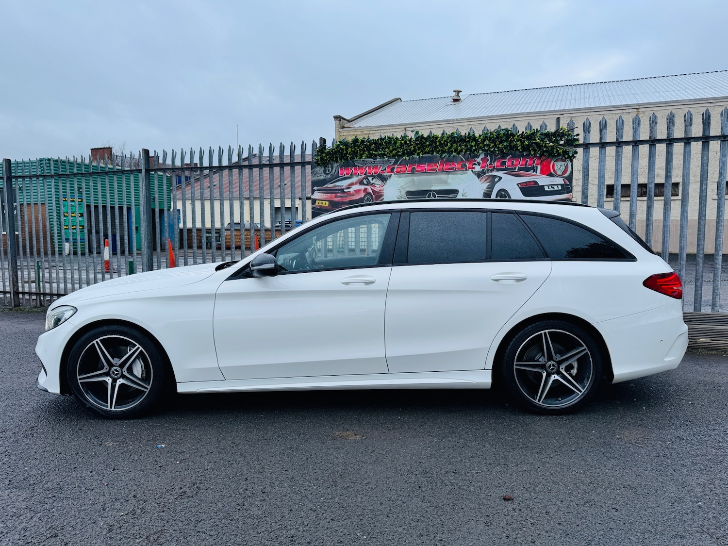 Used Mercedes-Benz C Class 2017 for sale - 77138023: Photo 12