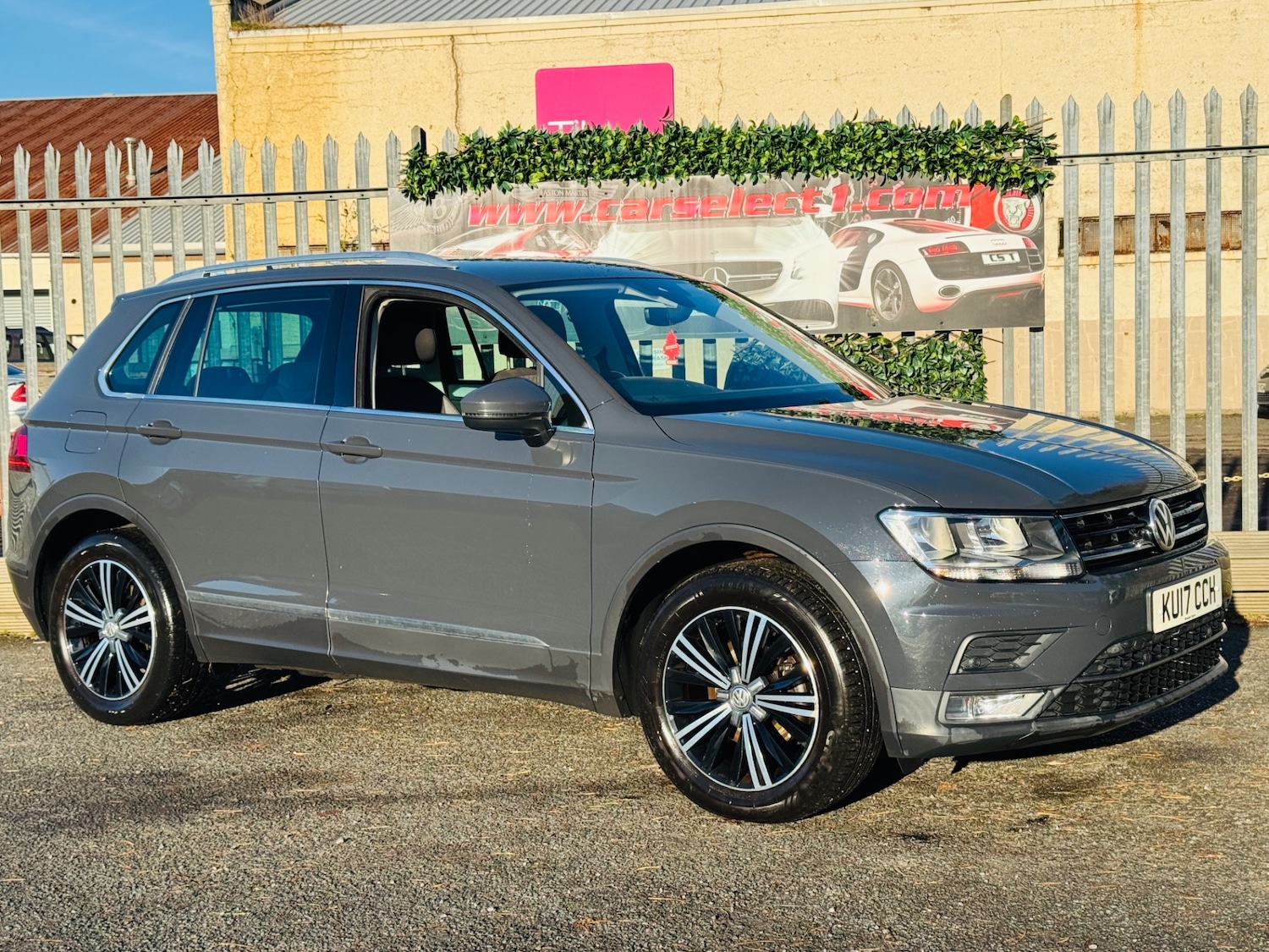 Used Volkswagen Tiguan 2017 for sale - 76705617: Photo 1