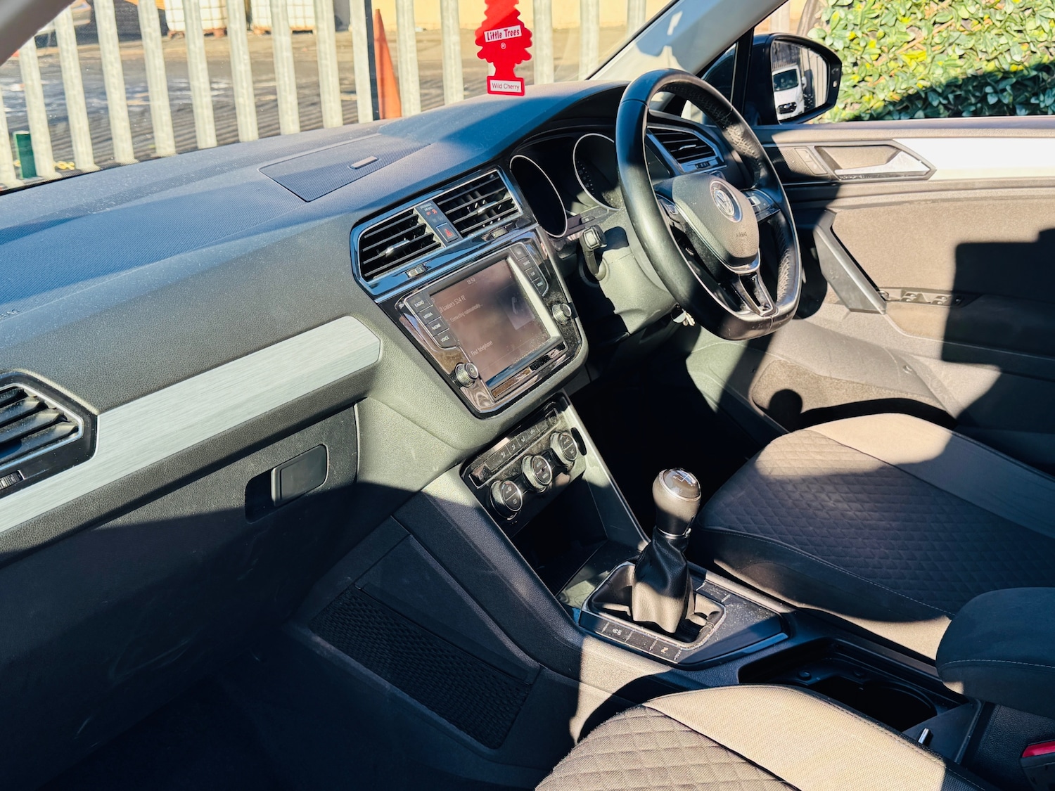 Used Volkswagen Tiguan 2017 for sale - 76705617: Photo 10