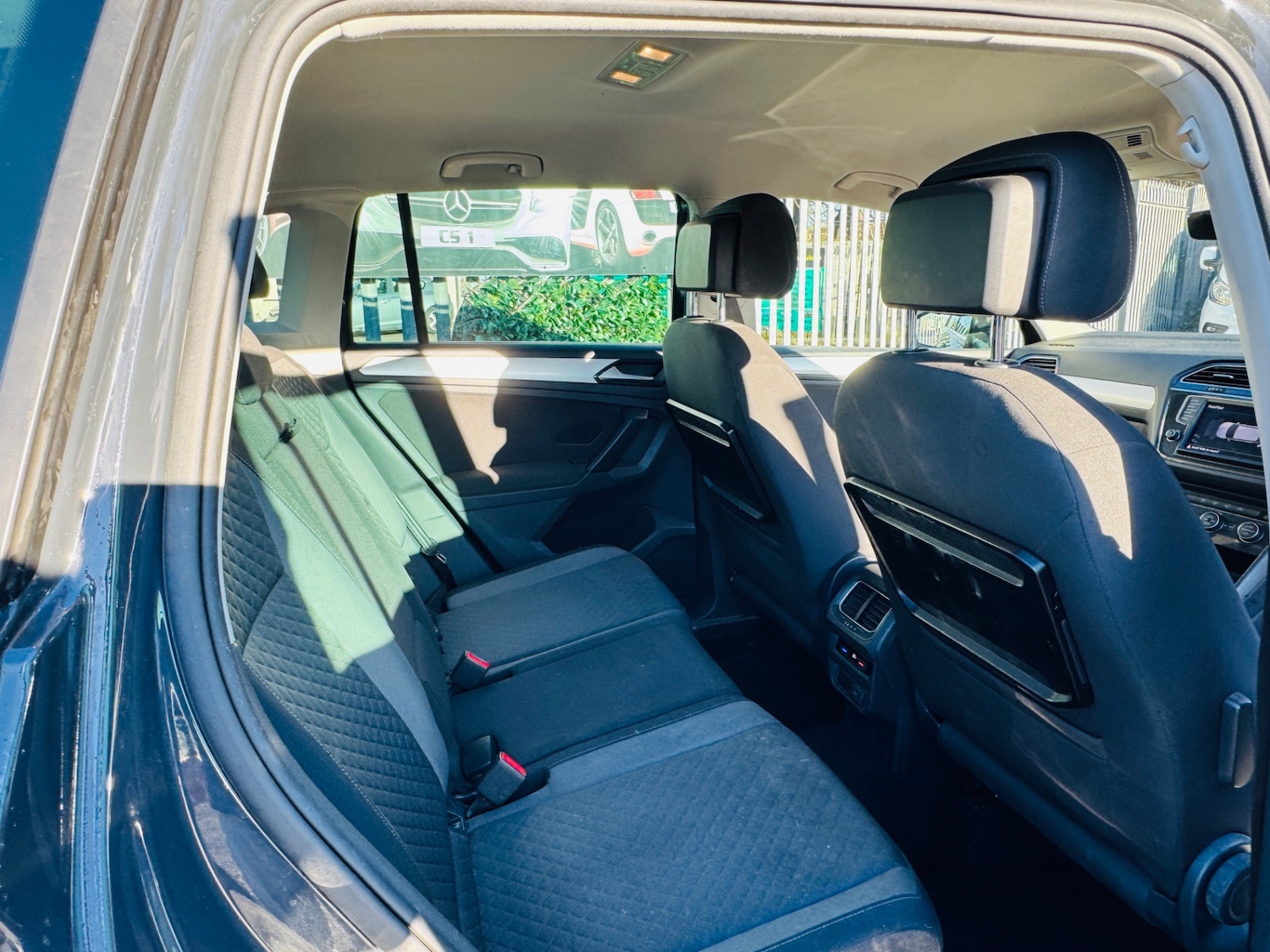 Used Volkswagen Tiguan 2017 for sale - 76705617: Photo 2