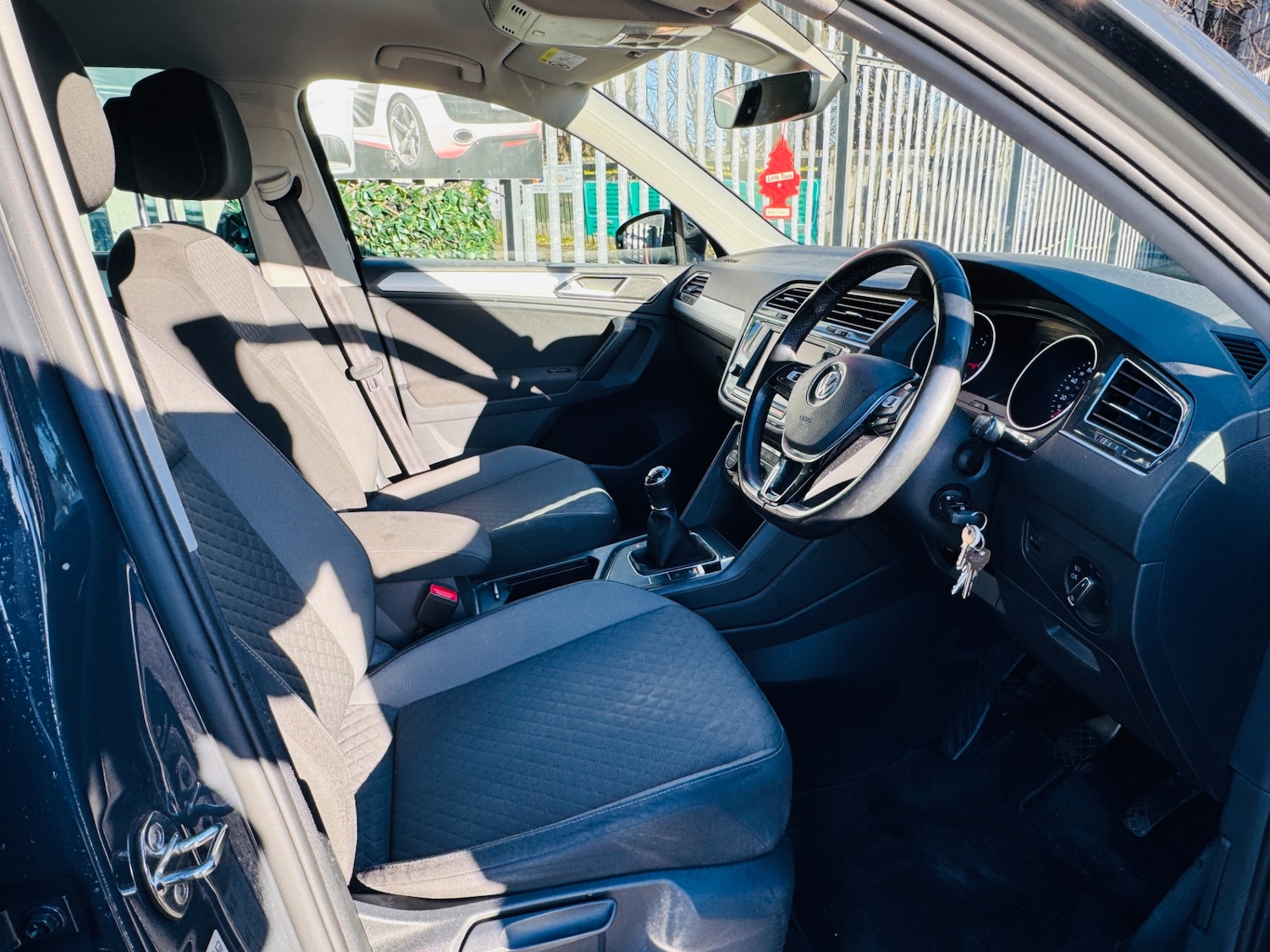 Used Volkswagen Tiguan 2017 for sale - 76705617: Photo 4