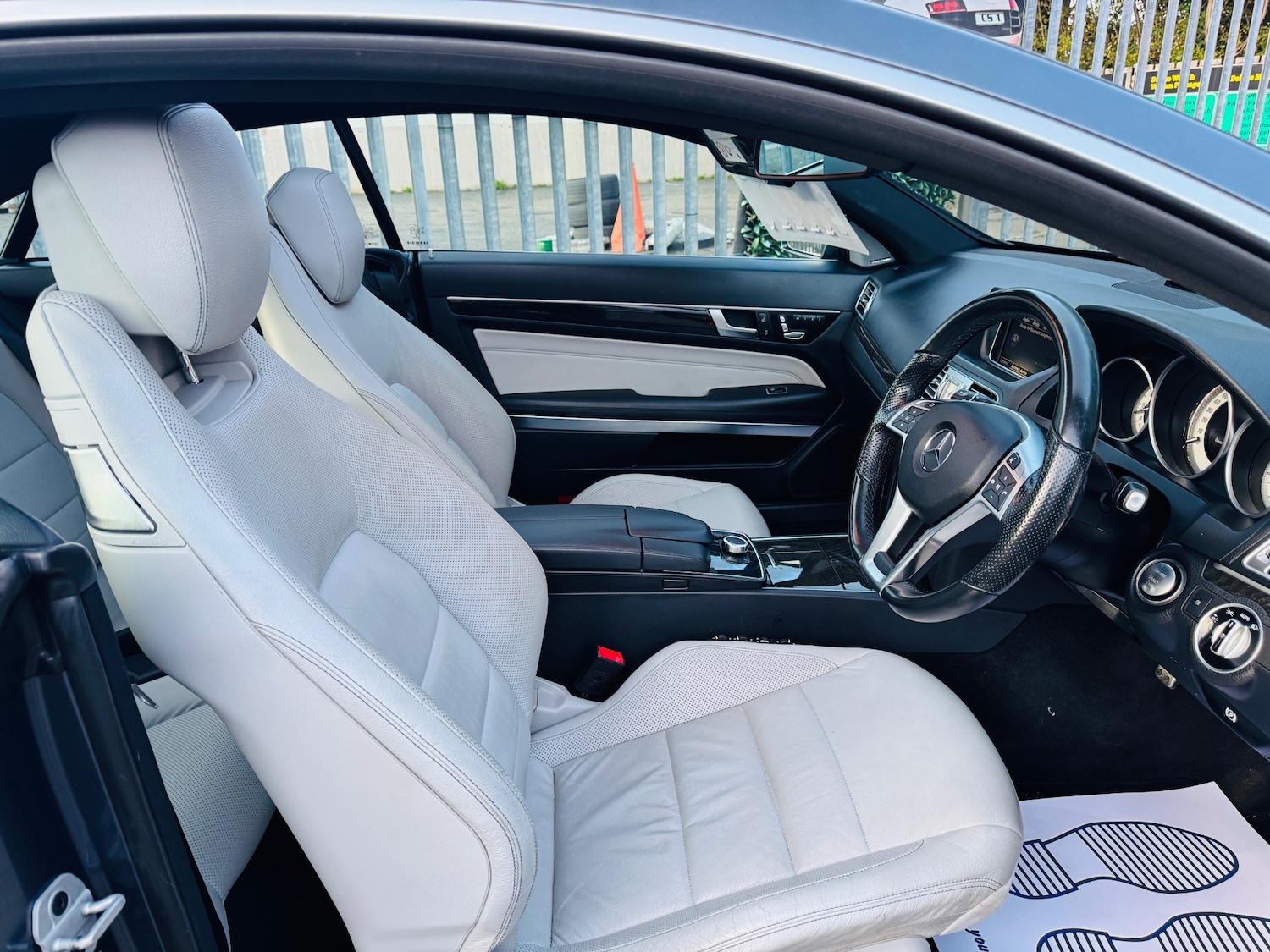 Used Mercedes-Benz E-Class 2015 for sale - 75974832: Photo 2