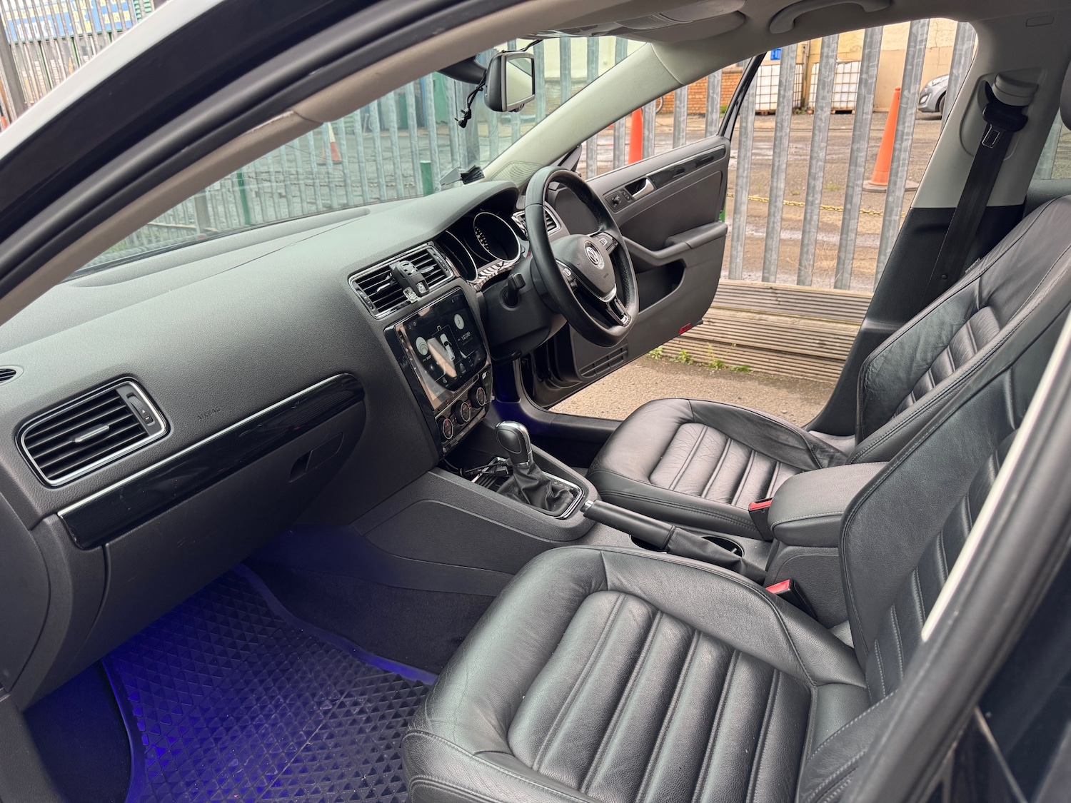 Used Volkswagen Jetta 2015 for sale - 76018318: Photo 14