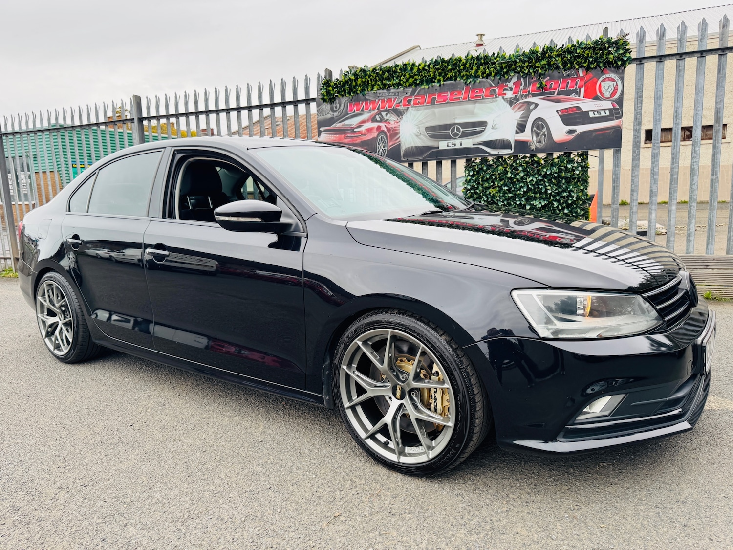 Used Volkswagen Jetta 2015 for sale - 76018318: Photo 2