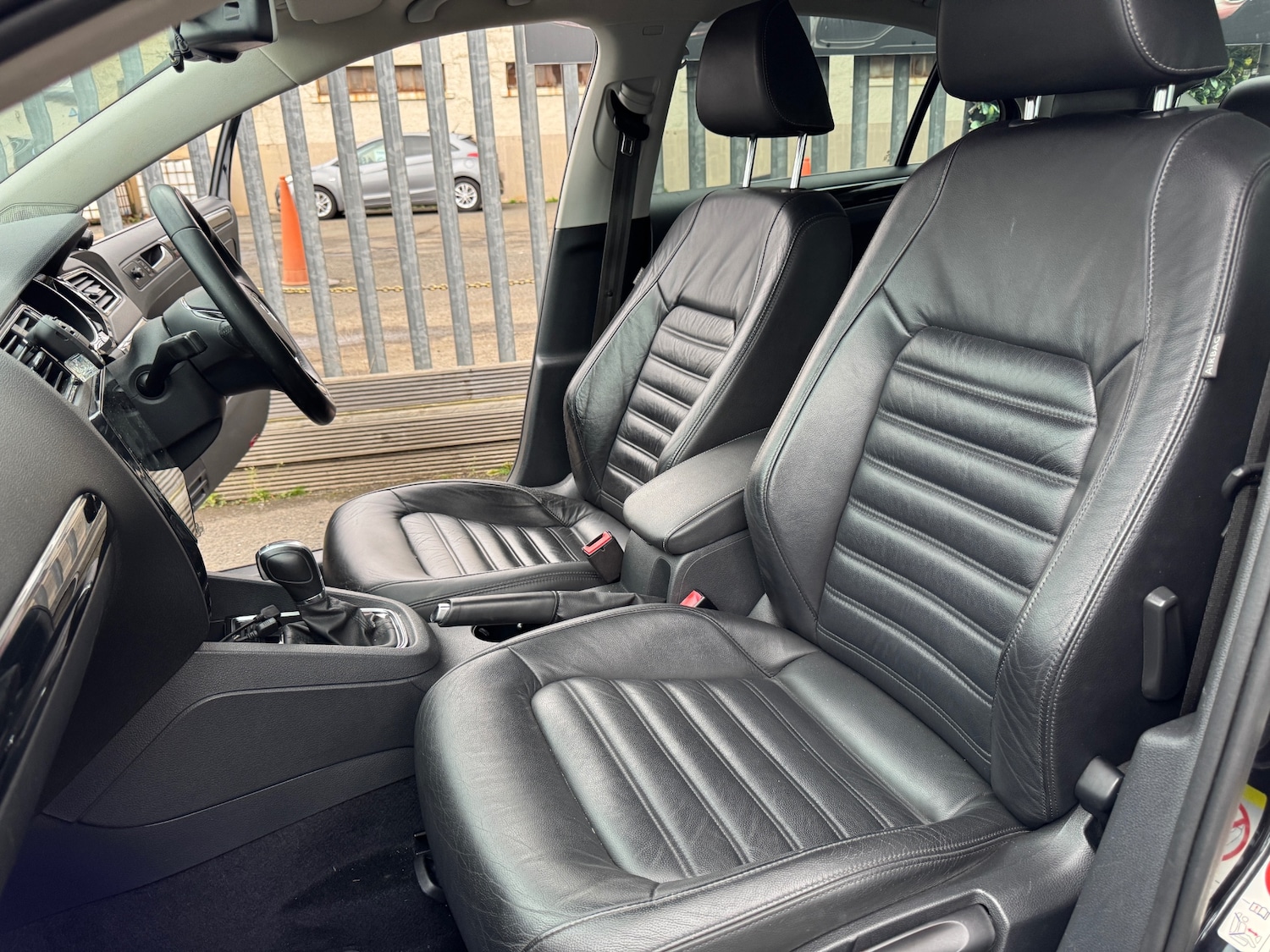 Used Volkswagen Jetta 2015 for sale - 76018318: Photo 9