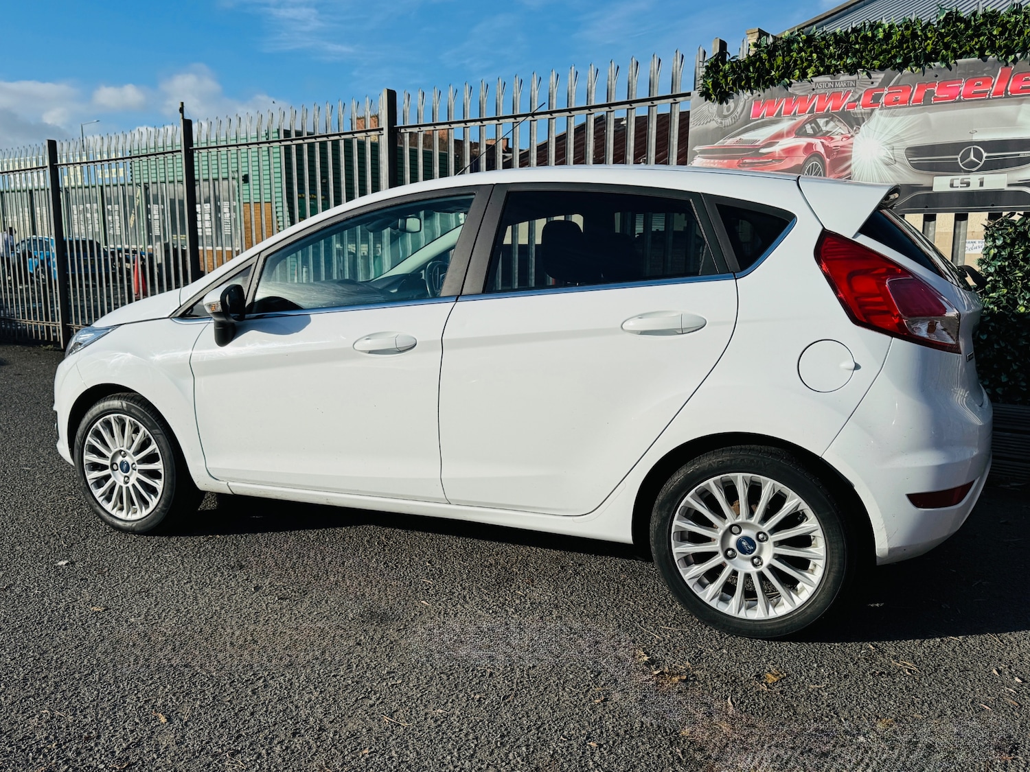 Used Ford Fiesta 2015 for sale - 76361659: Photo 11