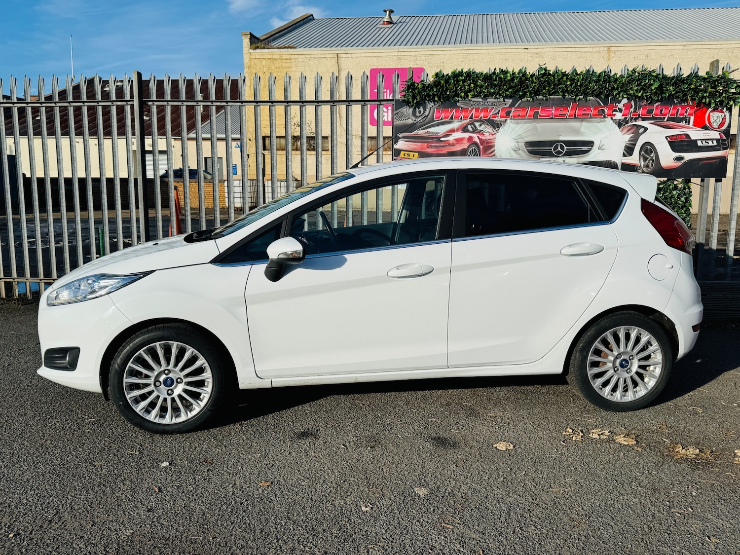 Used Ford Fiesta 2015 for sale - 76361659: Photo 12