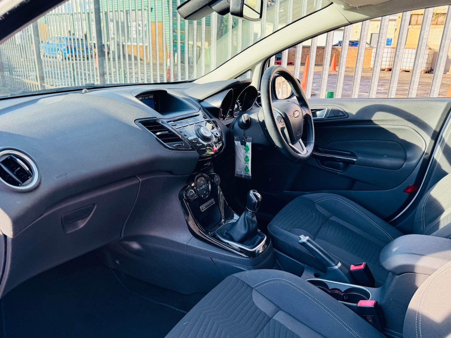 Used Ford Fiesta 2015 for sale - 76361659: Photo 16