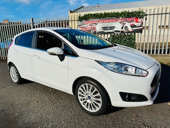 2015 - 1.0 EcoBoost Titanium 5dr