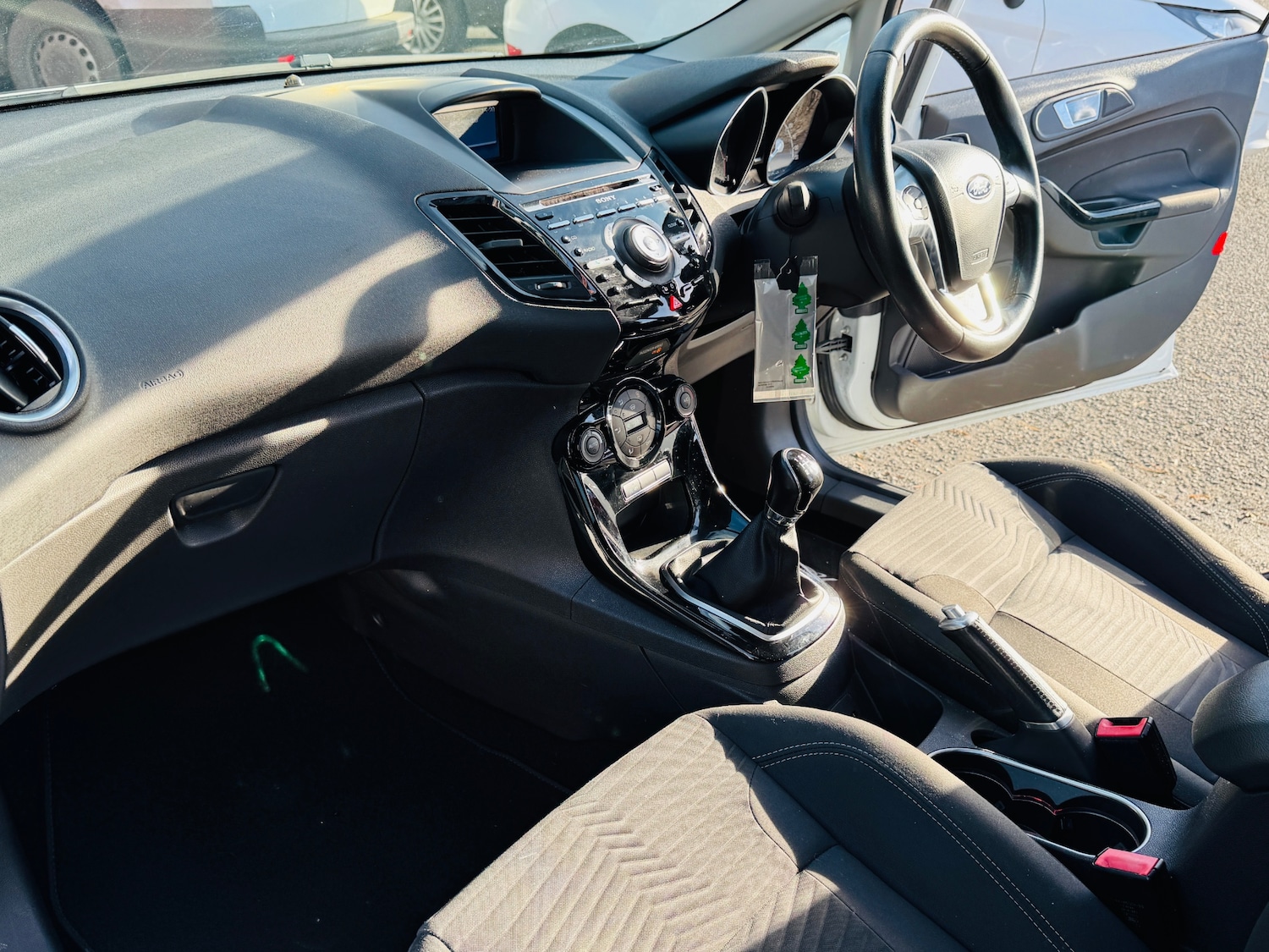 Used Ford Fiesta 2015 for sale - 76361659: Photo 8