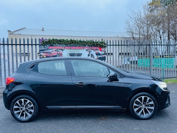 Used Renault Clio 2022 for sale - 76567857: Photo